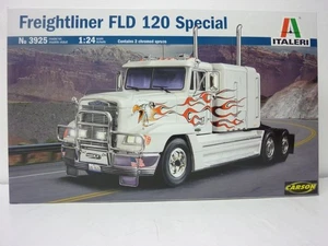 Italeri 3925 Freightliner FLD 120 Special Truck Bausatz LKW 1:24 ungebaut OVP - Bild 1 von 4