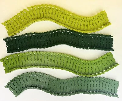 Magic Tracks Trax Lot of 140+ (6.5ft+) pieces Race Track - Shades of green - Image 1 of 4
