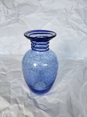 Scandinavische Designer Vase Glasvase Blau Lufteinschlüsse blaue Einschmelzungen - Bild 1 von 4