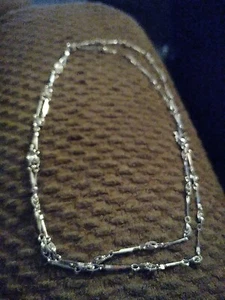 Collana maglia catena tono argento corona vintage Trifari 28" - Foto 1 di 6