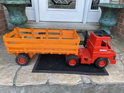 VINTAGE 1960'S REMCO TUFF BOY  6 WAY TRUCK 3 FT LONG! PLASTIC Doesnt work As Is - Image 1 of 4