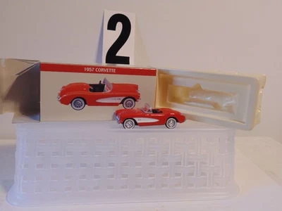 1957 年科尔维特雪佛兰模型压铸汽车红色白色 2001 年阅读器摘要通用 — 第 1/4 张图片