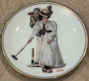 Norman Rockwell Miniatur Sammelteller "CROQUET" Vintage D1-51 - Bild 1 von 3