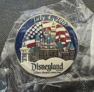 Disneyland Disney Cast Exclusive Holiday Pin 4th Of July 2007 Patriotic USA Neu - Bild 1 von 2