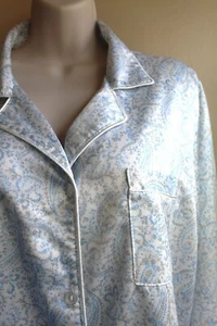 Miss Elaine 2-teiliger Schlafanzug L Knopfleiste Caprihose Polymischung Paisley Pastell Blau Crop - Bild 1 von 8