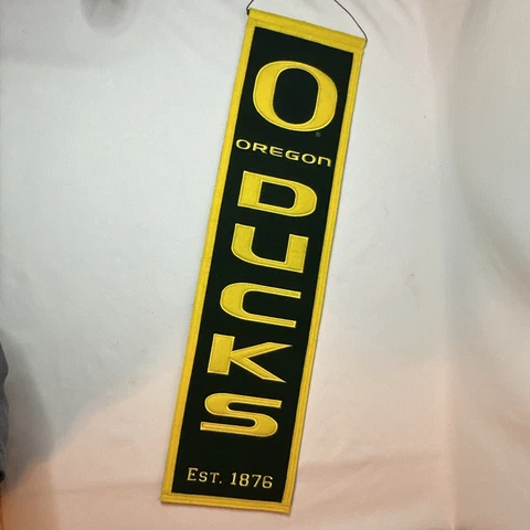 OREGON DUCKS EMBROIDERED WOOL BANNER 8"X32" NCAA LICENSED Used Nice Cover
