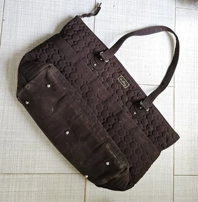 Bolso de Mano de Microfibra Vera Bradley Bolsa de Pañales Acolchado con Cambiador de Viaje Foto 1 de 3