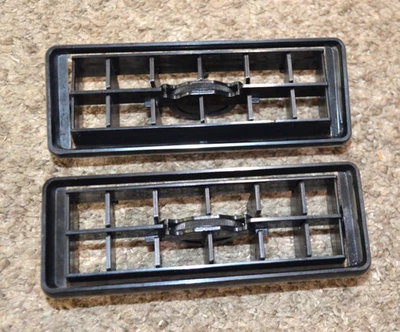 1984-1986 VOLKSWAGEN VW VANAGON OVERHEAD VENTS HEAT AIR AC PAIR USED 1 BAD TAB Foto 1 de 4