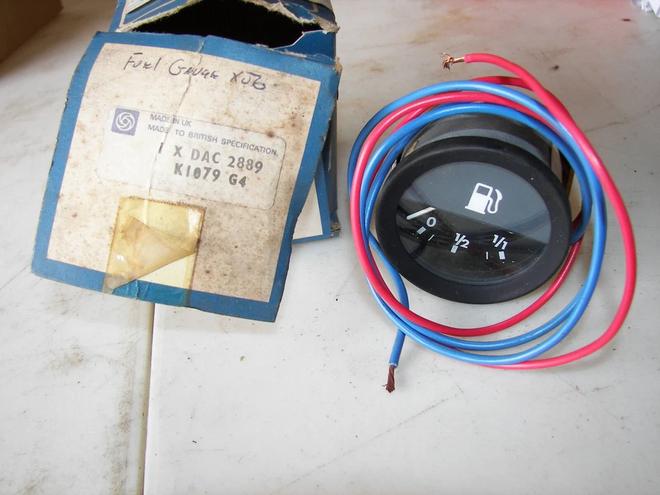 Jaguar XJ6 medidor de combustible DAC2889 Foto 1 de 3