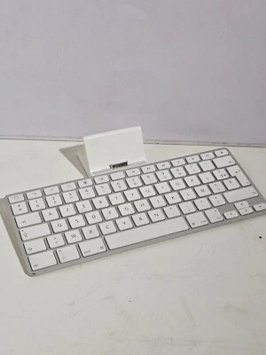 Apple A1359 - Clavier station accueil pour Ipad - AZERTY - Image 1 of 4