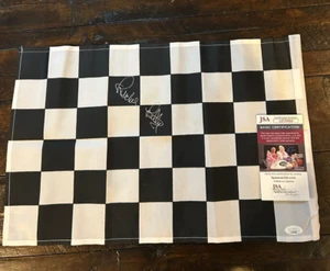 Bandera de carreras a cuadros firmada por Richard Petty de 12"x18" con certificado de autenticidad JSA - Imagen 1 de 2
