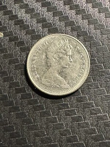 1971 Canada 10 Cents - KM# 67 - Circulated Condition - Vintage Canadian - Picture 1 of 4