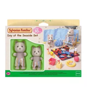 SET DAY AT THE SEA Sylvanian Families Epoca UK 4870 Calico Critters Nuovo - Foto 1 di 24