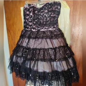Pink & Schwarz trägerloses Partykleid - Bild 1 von 7