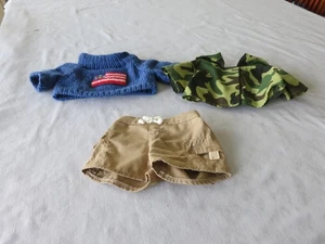Conjunto Camisa, Suéter y Pantalones Cortos Caqui Build A Bear Workshop Camoflague - Imagen 1 de 11