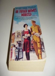 ON MOTHER BROWN'S DOORSTEP. By Mary Jane Staples