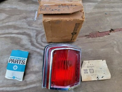 B28 NOS 1965 PLYMOUTH FURY WAGON RH TAILLIGHT ASSEMBLY FURY II STATION WAGON  - Image 1 of 4