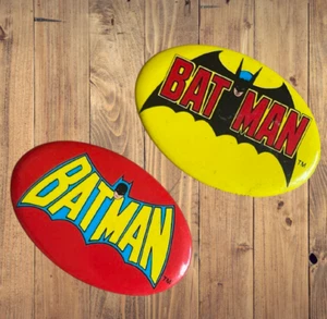 Rare 1980s Batman Vintage Tin Pin Badge American Hero DC Comics - Picture 1 of 7