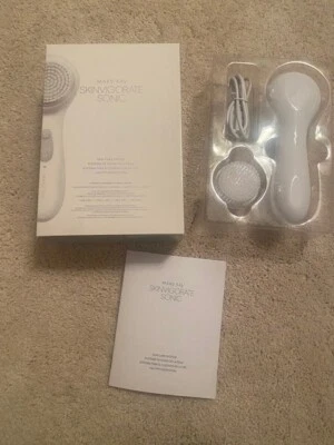 Новый набор для ухода за кожей MK SKINVIGORATE SONIC с устройством, головкой Brsh, USB-шнуром плюс БОЛЬШЕ! - Изображение 1 из 3