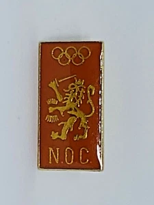 Vintage 1980s NETHERLANDS OLYMPIC ASSOCIATION Vintage Orange Pin Pinback - Picture 1 of 2
