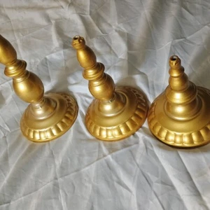 Elegante juego de remates de metal dorado - Imagen 1 de 3