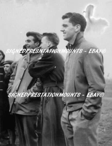 PEGG CHARLTON TAYLOR SEHR SELTEN 1957 MANCHESTER UNITED 12 X8" DRUCK COA - Bild 1 von 7