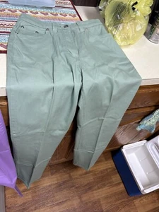 Damart Women’s 4 Pants Light Green - Picture 1 of 3