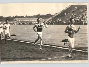 North Texas State WAYNE RIDEOUT Competing at PRINCETON 3/4 Mi 1938 Press Photo - Picture 1 of 2