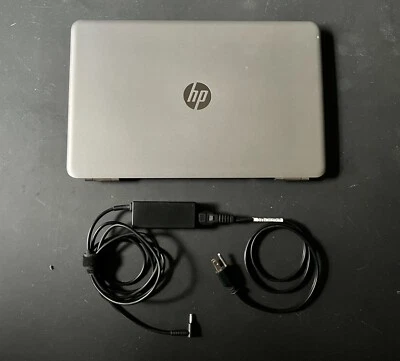 PC Notebook HP Pavilion - Pantalla de 15,6" - Negro/Plateado - Buen estado de funcionamiento Foto 1 de 4