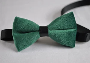 Baby Kids Boy Blackish Dark Green Velvet Bowtie Bow Tie Fits 1 to 6 Y/O Wedding - Picture 1 of 4