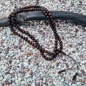 108 Perline Preghiera Buddista Autentica Indonesia Corallo Nero Salice Marino 10 MM Mala - Foto 1 di 7