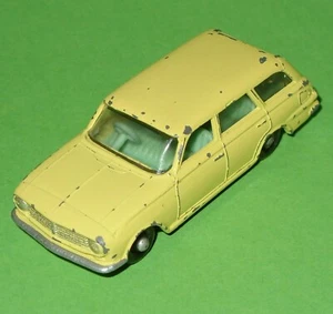 Matchbox / 38b Vauxhall Victor Estate with Green Seats & Black Plastic Wheels - Picture 1 of 8