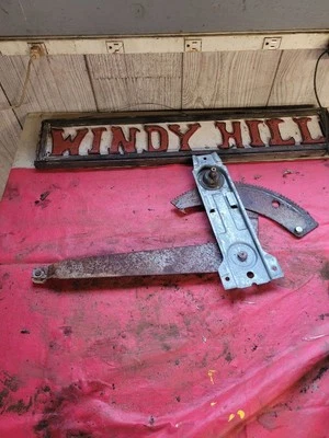 DRIVER LEFT FRONT MANUAL WINDOW REGULATOR FITS 75-91 FORD E150 VAN   - Image 1 of 4