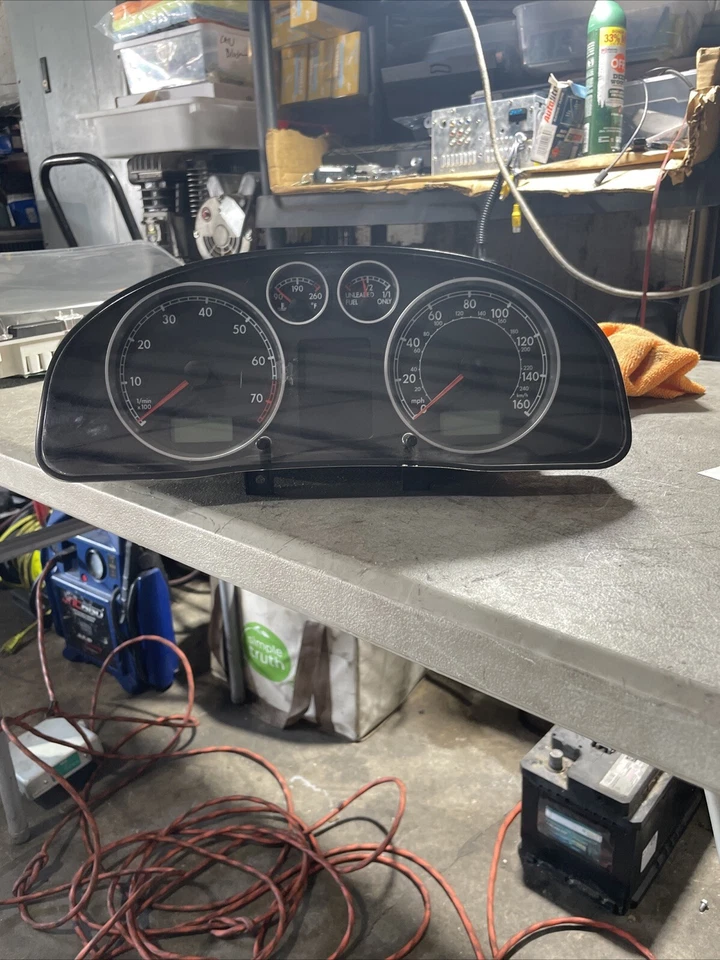 Cuadro de instrumentos velocímetro original VW Passat 3BG MFA 2.5TDI 3B0920847AX 3B0920847A Foto 1 de 2