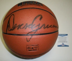 DENNY CRUM LOUISVILLE CARDINALS ,HOF LAST ONE BECKETT/COA SIGNED BASKETBALL - Picture 1 of 1