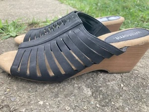 White Mountain Woman’s Payten Wedges Open Toe Black Strappy Sandals 8.5 - Picture 1 of 2