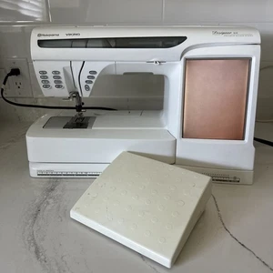 Husqvarna Viking Designer SE Sewing and Embroidery Machine - For Parts or Repair - Picture 1 of 18