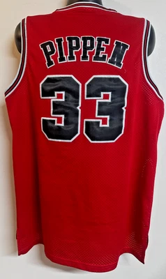 Chicago Bulls #33 SCOTTIE PIPPEN Mitchell & Ness Jersey Men's SZ: XL Red - Used - Image 1 of 4