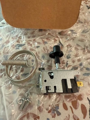 Danfoss 077B3658 Thermostat Automatic Defrost Control W/Knob B6 2767-WC KIT - Image 1 of 4