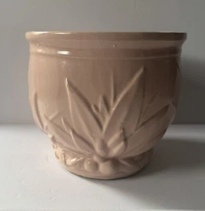 Brush McCoy Pottery Matte Pink Water Lily Jardiniere Planter 1930 Vintage - Picture 1 of 8
