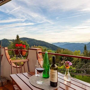 Top Reise Deal Bio Hotel Österreich | Urlaub Mittelkärnten 3 Tage für 2 Personen - Picture 1 of 12