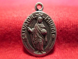 Salvatore Mundi Medal Petit Enghien Lettelingen Oval Silvertone 5/8" dia - Picture 1 of 2