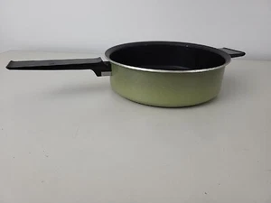 Vtg WEST BEND Country Inn 2.5 Quart Non-Stick Stock Pot Casserole-Avocado 9.5" - Picture 1 of 15