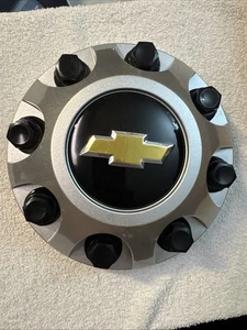2011-2025 Chevrolet Silverado/Suburban 2500 3500 Hub Cap Wheel Cover OEM 9597819 - Picture 1 of 9