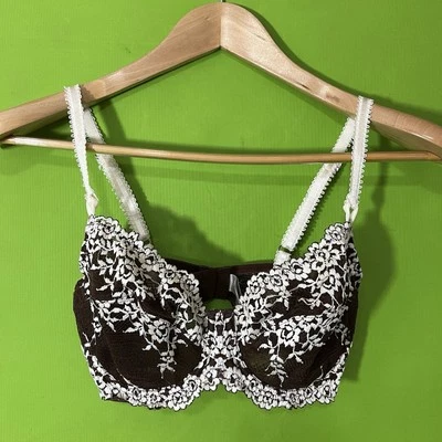 Wacoal Embrace Lace Underwire Bra Brown/White Size 34D - Image 1 of 4