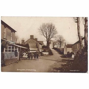 DREFACH, LLANWENOG Village showing Post Office, Cardiganshire RP Postcard Used - Zdjęcie 1 z 1
