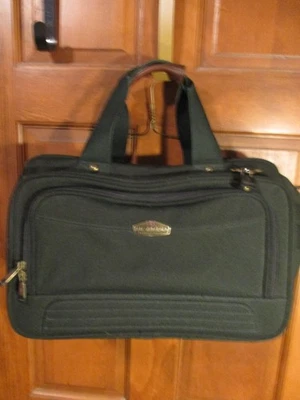 Estuche de viaje Ricardo Beverly Hills. Cierre de cremallera color verde/gris (4).Lona. Foto 1 de 4