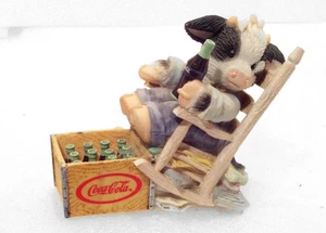 Mary Moo Moos Sit Long, Laugh Often, Drink Coke” Cow w Coca-Cola Bottle #827096 - Picture 1 of 8