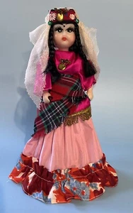 "Muñeca de plástico vintage de 10 pulgadas de recuerdo de arte popular de Oriente Medio" - Imagen 1 de 7
