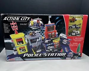 Vintage Realtoy Action City Druckguss Polizeistation Spielbahn Set Kinder Spielzeug versiegelt - Bild 1 von 15